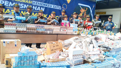 Ribuan Rokok dan Miras Ilegal Senilai Rp1,795 Miliar Dimusnahkan Bea Cukai Gresik