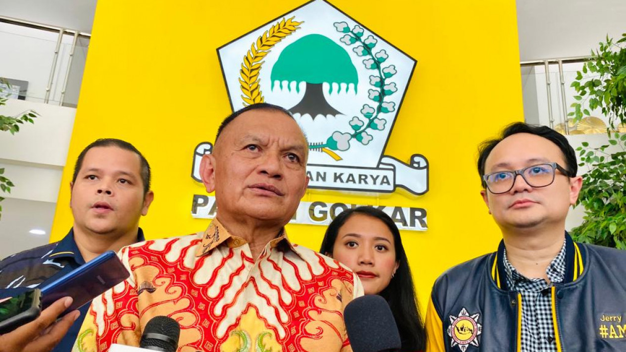 Nama Ridwan Kamil Disebut PDI Perjuangan Jadi Cawapres Ganjar Pranowo, Begini Respon Partai Golkar
            - galeri foto