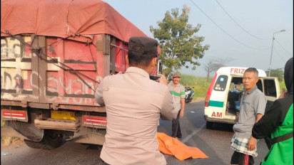 Gagal Menghindari Sepeda yang Melawan Arah, Pengendara Motor Tewas Terlindas Truk di Sidoarjo
