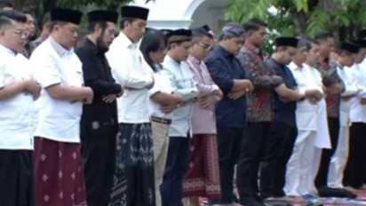 Presiden Jokowi Langsungkan Salat Idul Adha di Gedung Agung Yogyakarta bersama Masyarakat