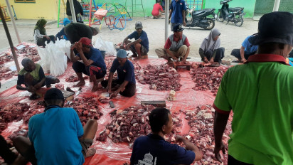 Toleransi, Umat Islam di Kedon Bantul Bagikan daging Kurban Kepada 56 KK Nonmuslim