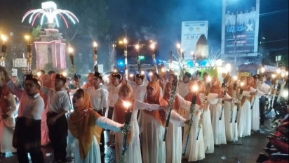 Semangat Peserta FESPOTA dan Becak Hias di Langkat Menyemarakkan Hari Raya Idul Adha 1444 H Meski Diguyur Hujan