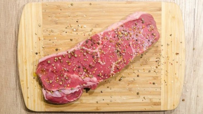 Tips Menyimpan Daging Kurban agar Tahan Lama, Bukan Cuma Disimpan di Freezer