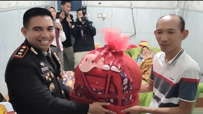 Bayi yang Lahir Bertepatan dengan HUT Bhayangkara ke-77 Dapat Kado dari Kapolres Magetan