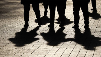 Gerombolan Remaja Serang Rumah Warga di Jakpus dengan Lempar Petasan dan Bawa Sajam