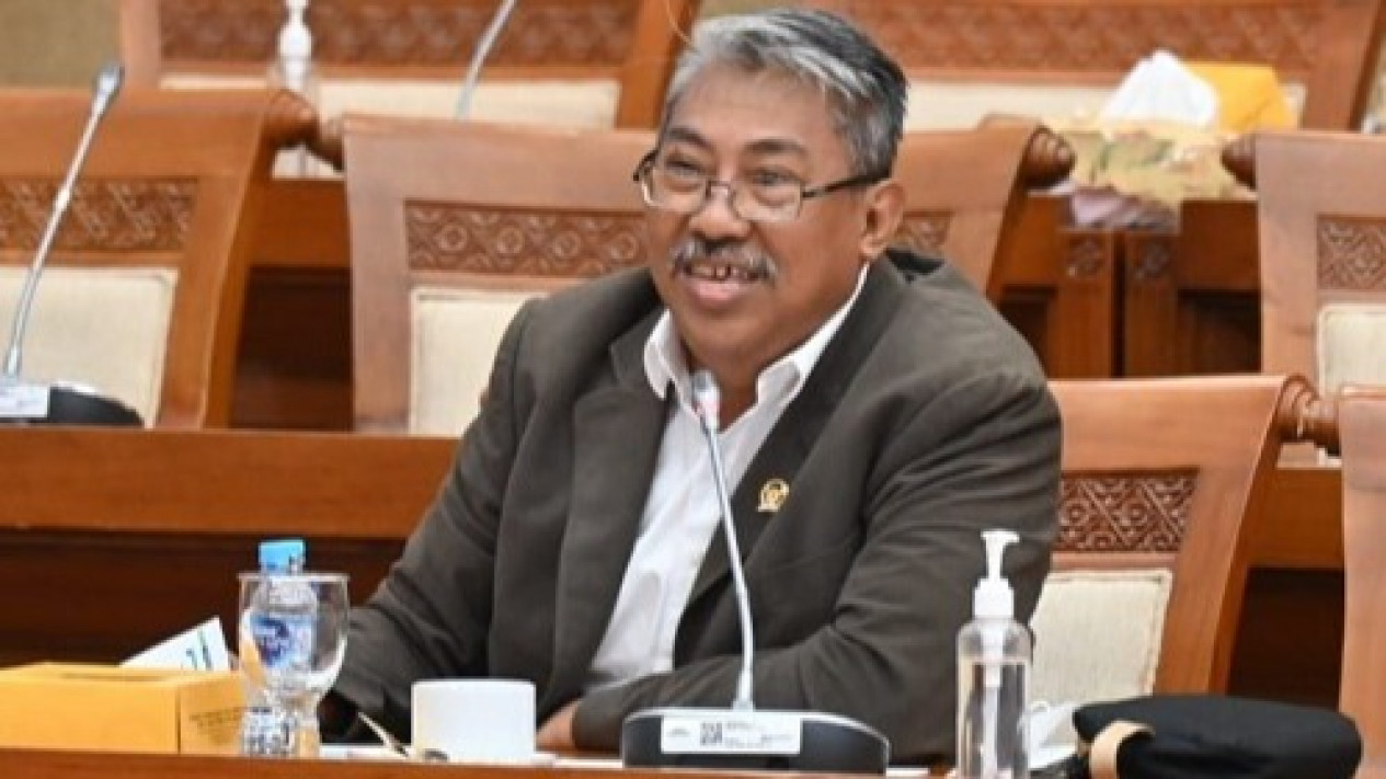 PKS Geram Erick Thohir Sibuk Urus JIS dan U-17 Sampai Lupa Harga Gas LPG 3 Kilogram Melambung Tinggi
            - galeri foto