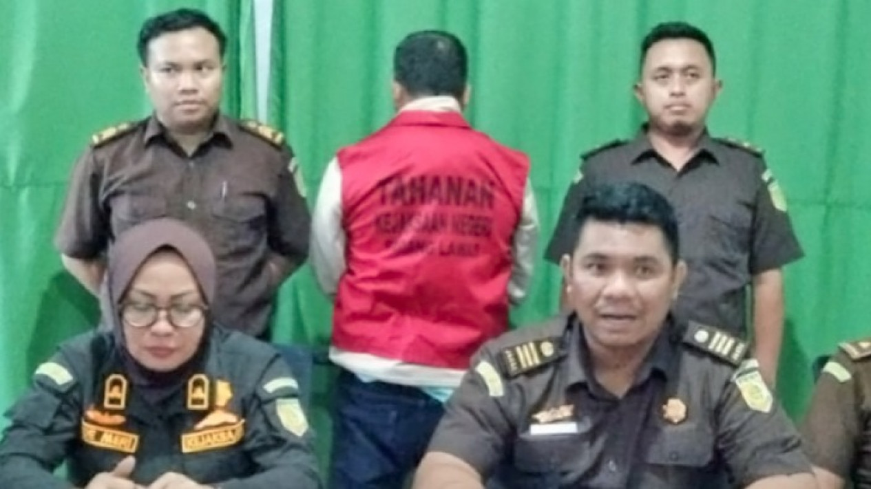 Sidang Dugaan Korupsi Dana Desa Gunung Manaon Senilai Rp. 594 Juta, Mantan Kades Diancam Hukuman 4-20 Tahun Penjara
            - galeri foto