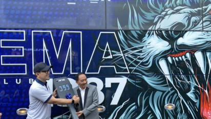 Kalah dari Dewa United, Arema FC Dapat Hadiah Mewah dari Juragan 99
