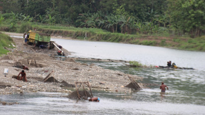 Marak Penambang Pasir dengan Mesin Penyedot di Sungai Lukulo Kebumen, Polisi Diminta Bertindak