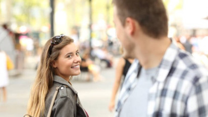 Ini Alasan Mengapa Laki-laki Suka Jelalatan Lihat Wanita Cantik, dr Aisah Dahlan Ungkap Hal Mengejutkan ini, Katanya...