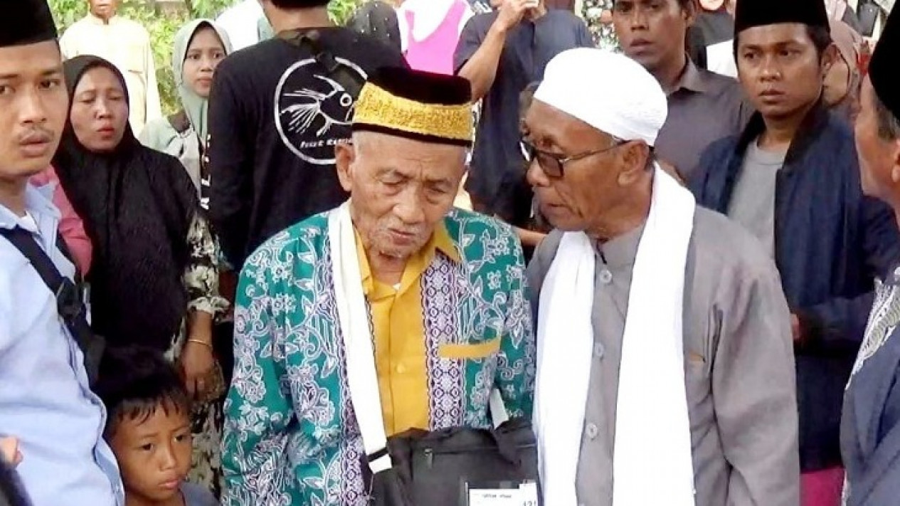 Masih Ingat Jemaah Haji Tertua dari Indonesia? Esok Kakek Harun Berusia 119 Tahun Balik Kampung
            - galeri foto