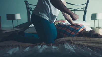 Birahi Hilangkan Akal, 2 Anak di Bawah Umur Digasak Ayah Tiri, Ibu Kandung Hanya Bisa Tutup Mulut