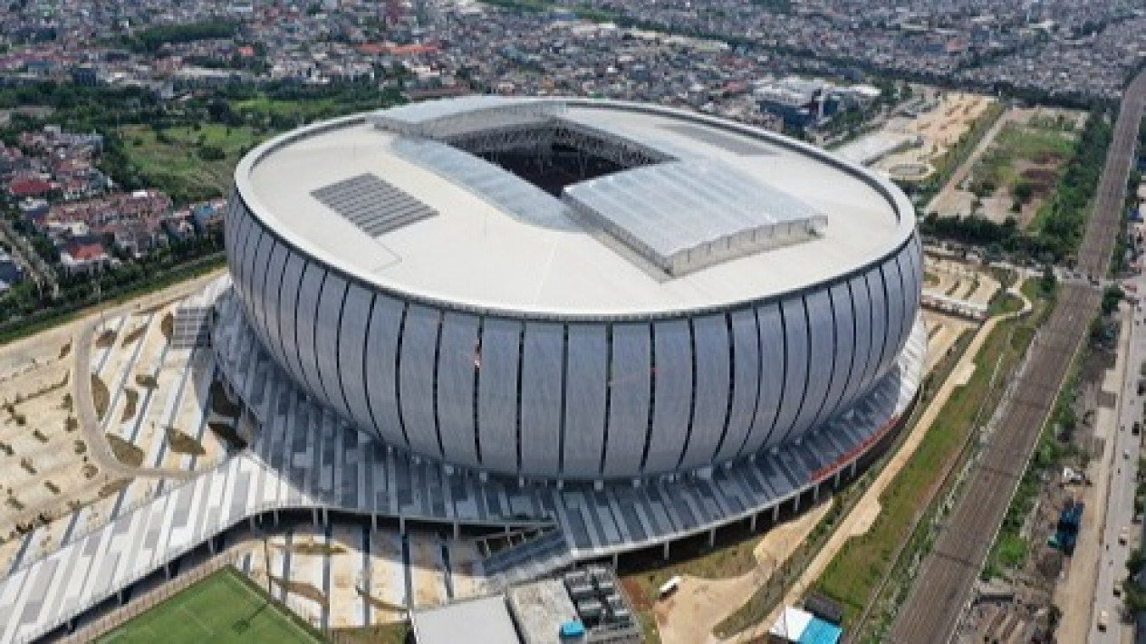 DPRD DKI Jakarta Sebut Rumput Hybrid JIS Pertama di Indonesia, Hasil Rekomendasi FIFA
            - galeri foto