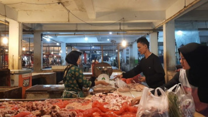 Harga Ayam Potong di Tangerang Terus Meroket, Kini Tembus Rp55 Ribu Per Kilogram