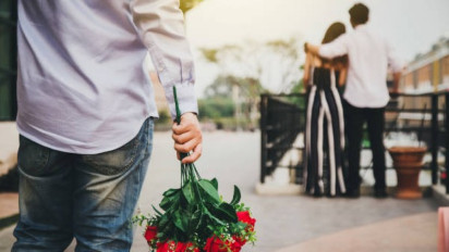 Dosa atau Tidak Jika Pria Menyukai dan Mencintai Istri Orang Lain? Ustaz Faishol Hamzah Beri Penjelasan, Ternyata...