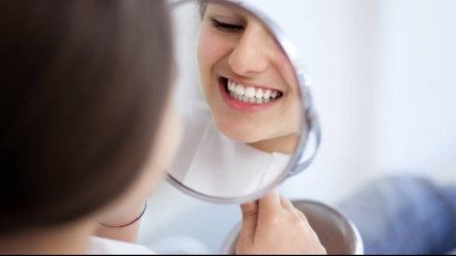 Bikin Gigi Putih hanya dengan Modal Rp10 Ribu Doang Memangnya Bisa? Tips dari YouTuber Ini Boleh Dicoba, Hasilnya...