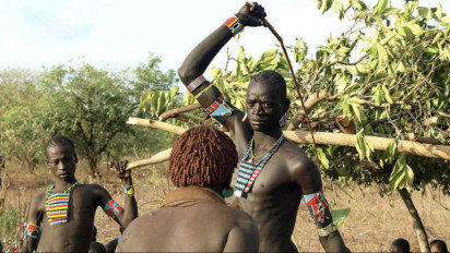 Tradisi Suku Hamar, Wanita Rela Dicambuk untuk Buktikan Rasa Cinta Sebelum Menikah