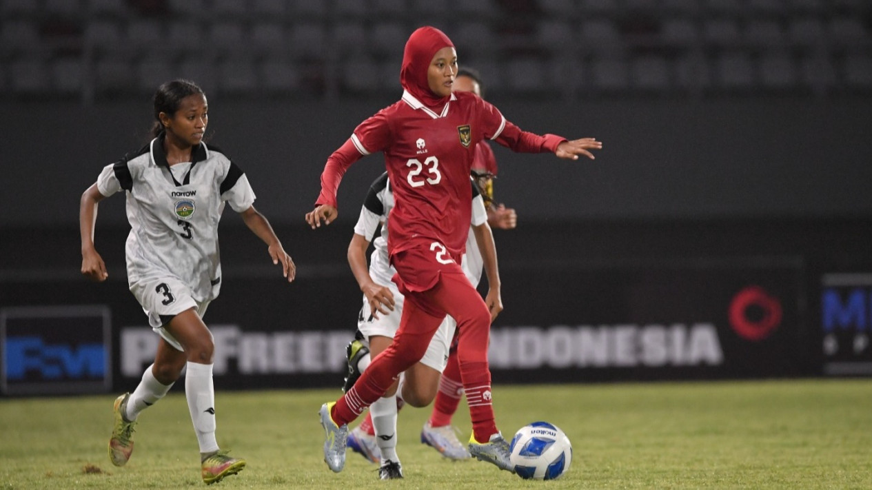 Profil Ayunda Dwi Anggraini: Pemain Timnas Putri Indonesia U-19 yang Dicemooh karena Menggunakan Hijab
            - galeri foto