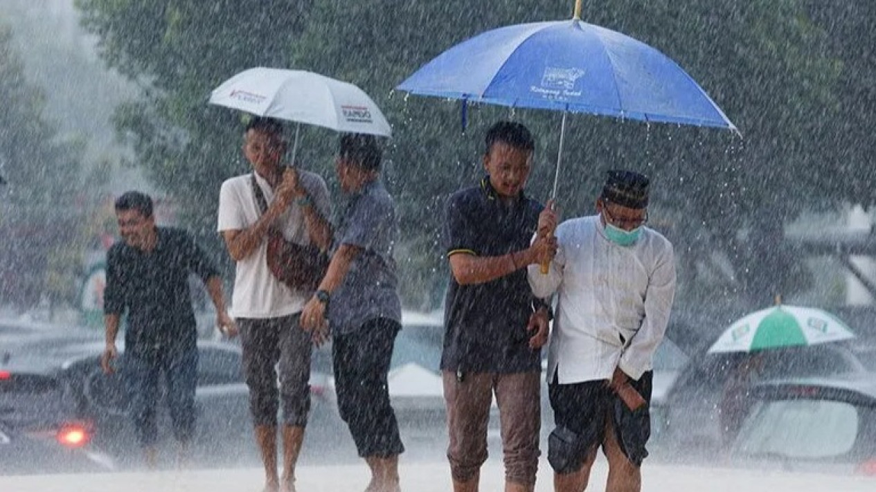 BMKG Prakirakan Hujan Akan Guyur Sebagian Besar Wilayah Indonesia
            - galeri foto