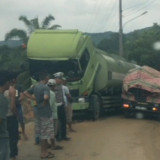 Truk Rusak di Jalan Lintas Gunung Tua - Padang Lawas Sebabkan Kemacetan Total Selama Dua Hari