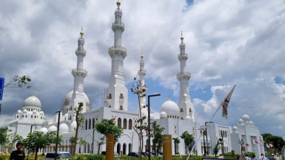 29 Jenis Tanaman yang Disebut dalam Al-Quran akan Ditanam di Masjid Raya Sheikh Zayed, Ini Daftarnya