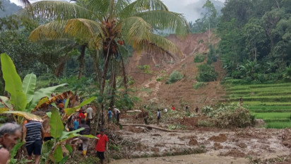 Sedang Cuci Piring, Yayah Tertimbun Longsor di Garut, Jenazahnya Belum Ketemu