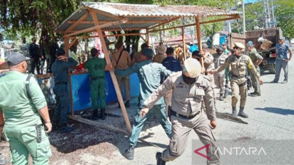 Pemkab Aceh Barat Tertibkan Ratusan Lapak Pedagang di Pasar Meulaboh