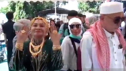 Jemaah Haji Membawa Emas 180 Gram Akhirnya Hadapi Pemeriksaan Petugas Pajak di Bea Cukai Makassar