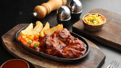 Baru Tiga Bulan Dijual, Chicken BBQ Grill Waroeng Steak Raup Omset 6.7 Miliar