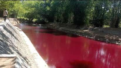 Ini Tanggapan Pemerhati Lingkungan UIM Soal Air Sungai Pamekasan Tercemar Bahan Kimia Pewarna Batik