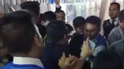 Penjemput Jamaah Haji Plus Tendang Petugas Bandara Sultan Hasanuddin