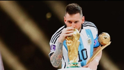 Sudah 'Tamatkan' Sepak Bola, Lionel Messi Belum Mau Pensiun