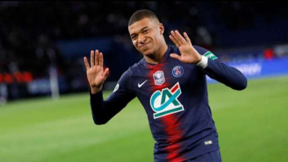 Kylian Mbappe Rela Duduk di Bangku Cadangan Semusim Penuh Demi Bertahan di PSG