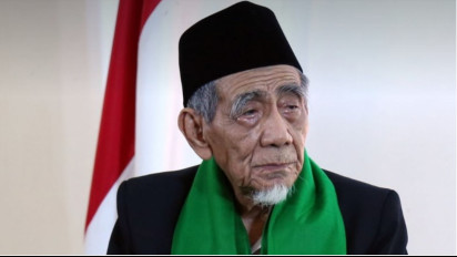 Kisah Kelahiran KH Maimun Zubair atau Mbah Moen, Tiga Kiai Ludahi Air di Gelas, Diminum Sang Ibu lalu...