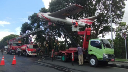 Momen Hari Bhakti TNI AU ke 76, Skuadron 022 Lanud ABD Shaleh Bersihkan Monumen Pesawat Tempur