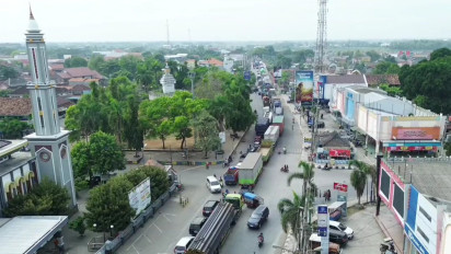 Jalan Pantura Pati–Rembang Macet Belasan Kilometer, Ini Penyebabnya
