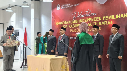 Lima Komisioner KIP Aceh Barat Dilantik, Pj Bupati Minta dalam Pemilu Komisioner Bisa Bertanggung Jawab pada Tuhan