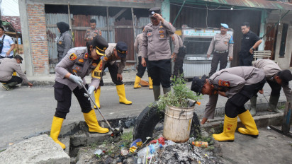 Polri Peduli Lingkungan dan Kesehatan Masyarakat di Kota Dumai