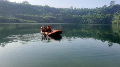 Mandi di Danau Buatan Saat Berobat Alternatif, 3 Orang Tenggelam