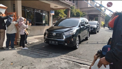 KPK Bawa Satu Koper Berkas Dokumen dari Kantor PTPN XI Surabaya, Ini Isinya