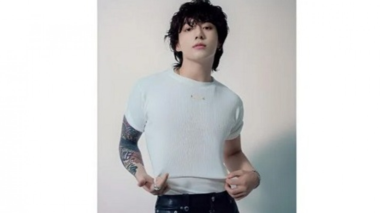 Jung Kook BTS Rilis Single Debut Solo "Seven"
            - galeri foto