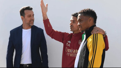 Resmi Rekrut dari Ajax, Sikap Bos Arsenal Edu Gaspar Saat Sambut Jurrien Timber Jadi Sorotan