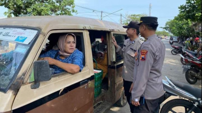 Polres Jepara Sosialisasi dan Edukasi Keselamatan Berlalu Lintas kepada Sopir Angkot
