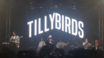 Antusias Penggemar Tinggi, Tilly Birds Beri Pujian: Kami Terharu Kalian Bernyanyi dengan Keras