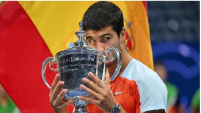 Kandaskan Juara Tujuh Kali Novak Djokovic,  Alcaraz Rebut Gelar Wimbledon Pertamanya