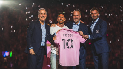David Beckham Nyaris Celaka Saat Memperkenalkan Lionel Messi di Inter Miami