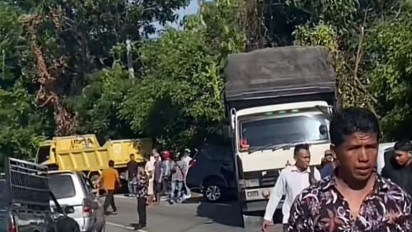 Tiga Mobil Alami Kecelakaan Beruntun Terseret Truk Tronton di Aceh