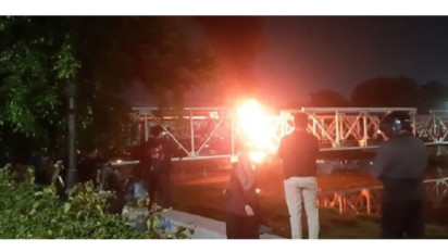 Terdengar Dentuman dan Api Berkobar Saat Kereta Api Brantas Tabrak Truk