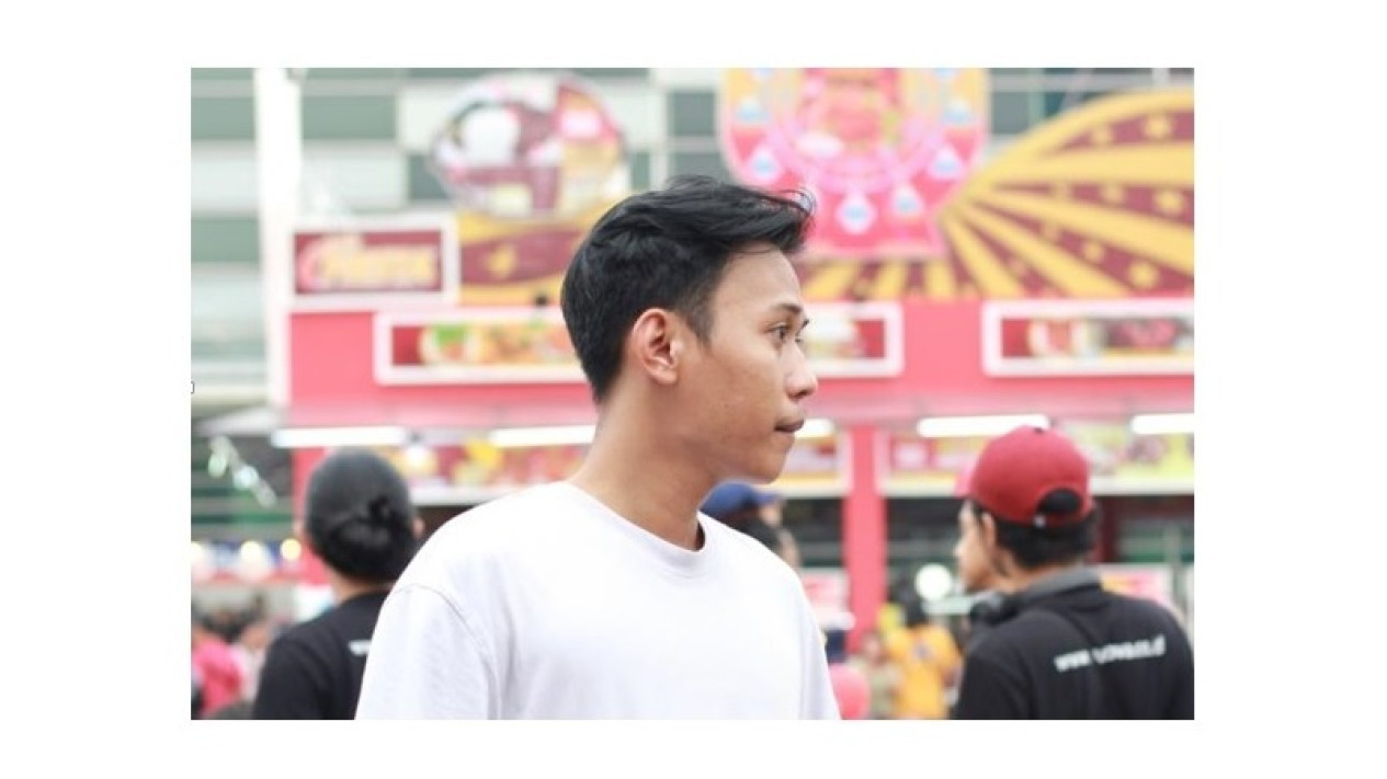 Kisah Inspiratif Seorang Pemuda yang Sukses dari Keterbatasan
            - galeri foto