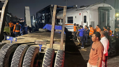 Polisi Cari Sopir dan Kernet Truk Usai Peristiwa Tabrakan Kereta di Madukoro Semarang